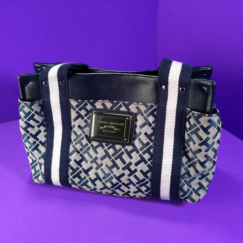 Tommy Hilfiger Monogram Purse